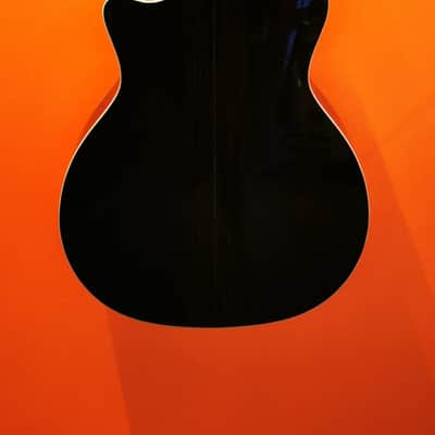 Taylor 914ce (ES1 electronics, traditional bracing and Cindy inlay) with original hard case - 2008 image 2