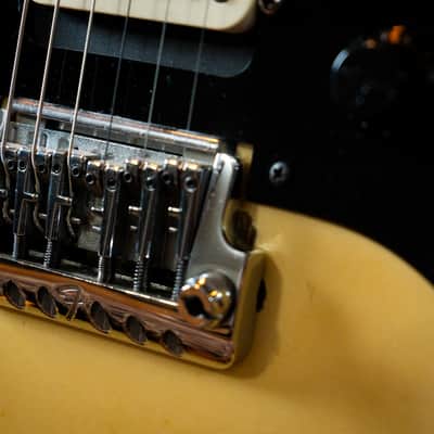 Fender Contemporary Series Stratocaster Deluxe HSS 1985 - 1987 - Frost White image 6