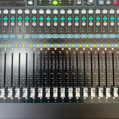 Allen & Heath QU-24C Chrome Edition 24-Channel Digital Mixer 2010s - Black image 3