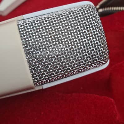 Sennheiser Sennheiser MD 421 Dynamic Microphone | 3-Pin | White / Silver | Original Case + Clamp image 12
