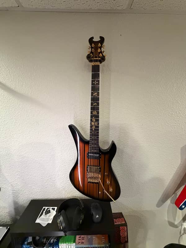 Schecter Synyster Gates Signature Synyster Custom-S Sustainiac with Schecter Humbucker 2018 - Present - Satin Gold Burst