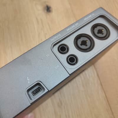 Universal Audio Arrow 2x4 Thunderbolt 3 Interface with Solo DSP Processor 2010s - Gray image 4
