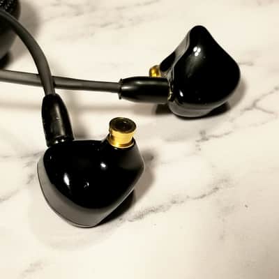 FCS-H3 Triple Driver Hybrid / In-Ear Monitor Earphones  / Black image 11