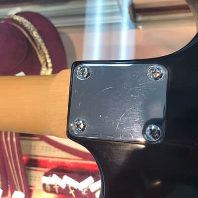 Fullerton 4 Stings Electric Bass Guitar - Black And White image 6
