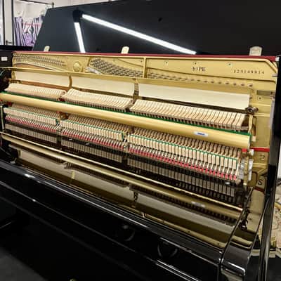 PIANOFORTE VERTICALE YAMAHA MOD. B3 PE NERO LUCIDO image 5