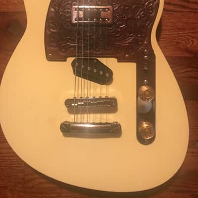 Reverend Buckshot Cream- custom leather pick guard image 2