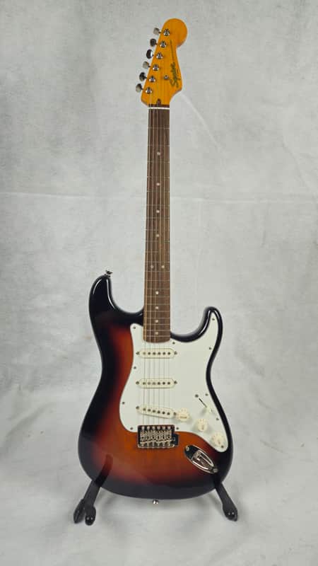 Squier Classic Vibe '60s Stratocaster with Laurel Fretboard 2025 - 3-Color Sunburst image 1