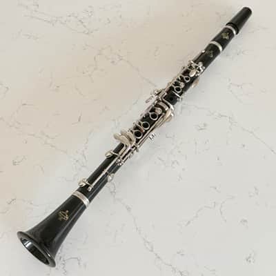 Buffet Crampon  B-12 Bb Clarinet with original hard shell plastic molded case. - Black (resin/composite) body, and Silver/nickel keys image 4