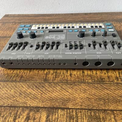Roland MC-202 MicroComposer 1983 - 1985 - Gray image 2