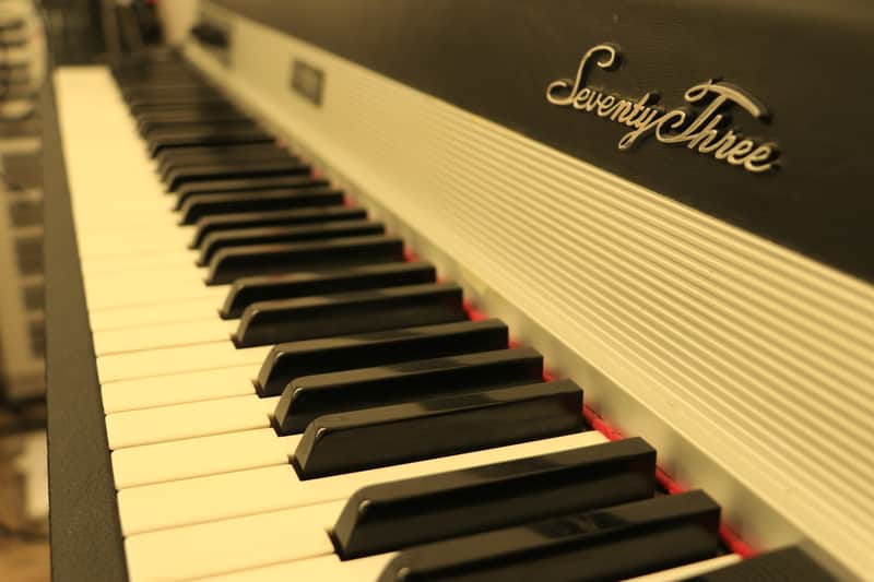 Fender *VINTAGE* Rhodes Mark I Stage 73-Key Electric Piano Black Rounded Top image 1