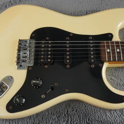 Fender Stratocaster 1984 - 1987 - White Japan image 6