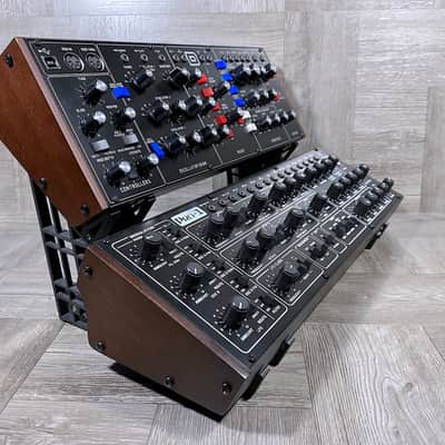 2-tier Dual Angle Stand for Behringer Desktop Model D / Pro-1 / Toro / Cat / Wasp - color BLACK - by KZcraftworks - USA