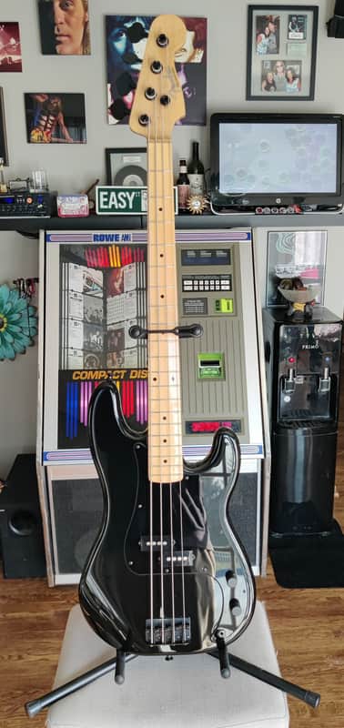 Fender Roger Waters Artist Series Signature Precision Bass 2011 - 2017 - Black image 1