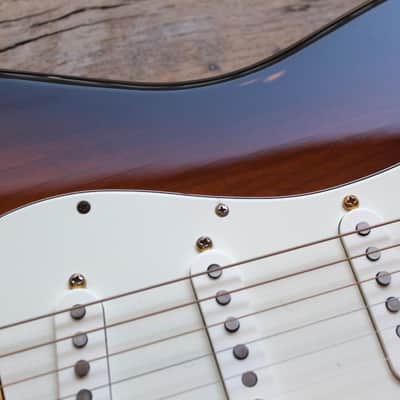 FENDER "60th Anniversary Commemorative Stratocaster" HARDCASE, 3, 44 KG image 10