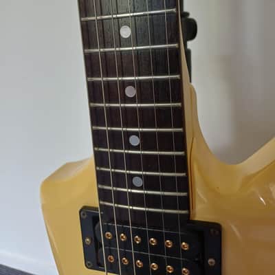 Aria Pro II ZZ Deluxe 1983 Explorer Type Cream White Original soft case image 6