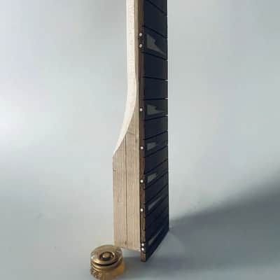 Ibanez Short Scale Guitar Maple Neck, 24 Frets Rosewood Fretboard image 2