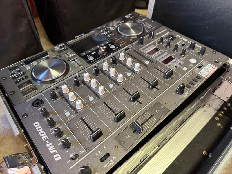 Pioneer MEP-7000 Professional Multi-Entertainment DJ Player – Controller + Drive Unit image 1