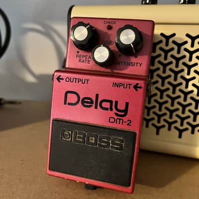 Rare Boss DM-2 1982 - Pink - Delay Pedal Made in Japan Black Label - MN3205 Chip image 1