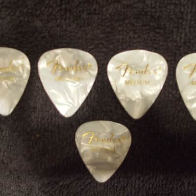 Fender 351 Shape Premium Celluloid Guitar Picks Medium White Moto Set of 5 ZCD image 2