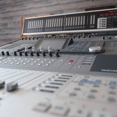 Tascam DM-3200 digital mixer DM-3200/MU-1000 Meter Bridge + IF-FW/DM FireWire Card Included image 11