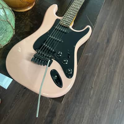 Hondo Fame 760 1980s - Pink w/Matching Headstock RARE image 2