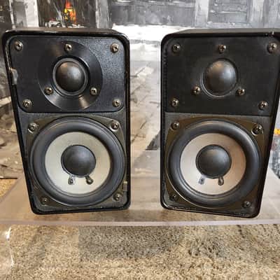 Realistic Realistic Minimus 7   ultra-compact bookshelf speakers 90s  - Black metal image 3
