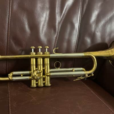 York National Bb trumpet (1955) SN 197094 (Model 105) image 5