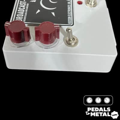 Hudson Electronics Broadcast-AP Ariel Posen Signature 2019 - Present - White X13214 image 4