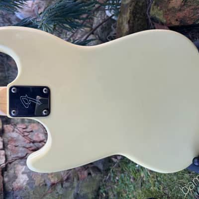 1978 Fender Musicmaster Bass - White - One Owner - Perfect! - OHSC image 4