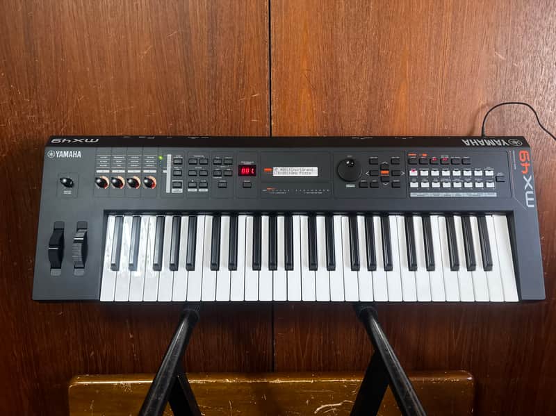 Yamaha MX49 Synth/Controller w/ power supply image 1