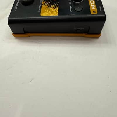 TC Helicon Voicetone T1 Adaptive Tone & Dynamic Vocal Effect Pedal + PSU image 4
