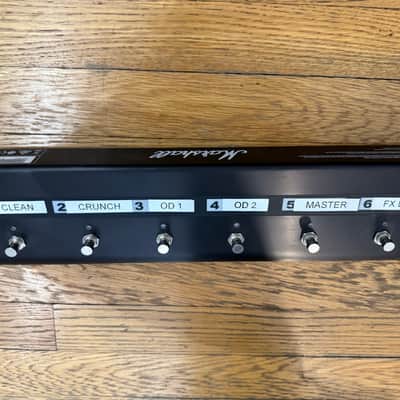 Marshall DSL40CR 40-watt 1 x 12-inch Combo Amplifier and Marshall PEDL-91016 6-Way Footswitch Pedal image 5
