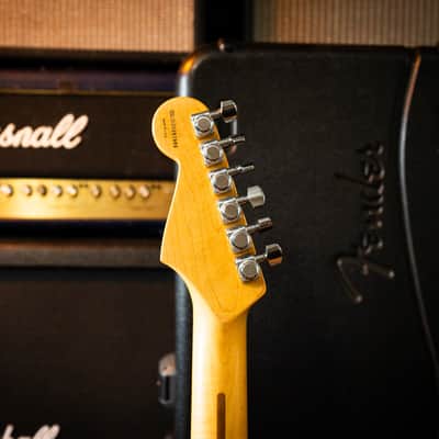 Fender American Deluxe Stratocaster with Maple Fretboard 2002 image 8