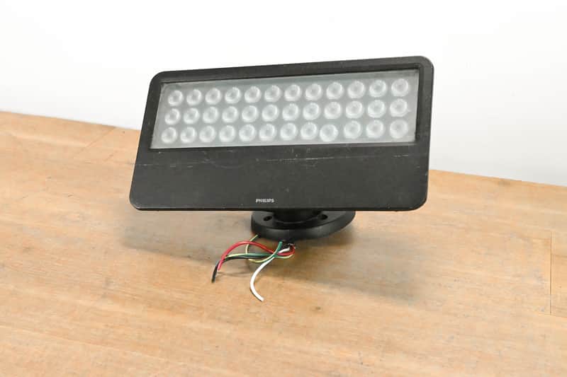 Philips iW Blast12 Powercore Frosted Lens LED Fixture CG011Q9 image 1