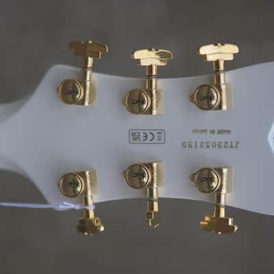 Gretsch G6136TG Players Edition Falcon™ Hollow Body with String-Thru Bigsby® and Gold Hardware - White image 8