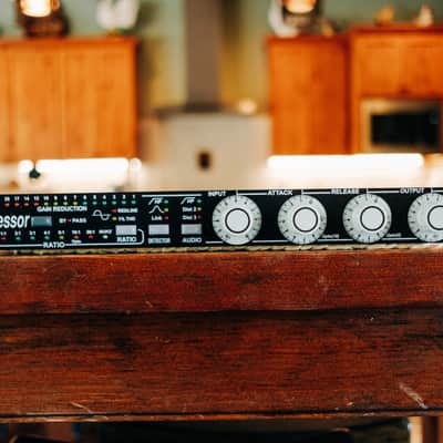 Empirical Labs Distressor EL8 Compressor/Limiter image 1