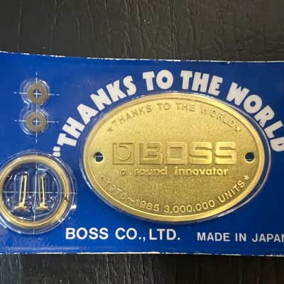 Boss “Thanks to the world” commemorative keychain 80s image 1