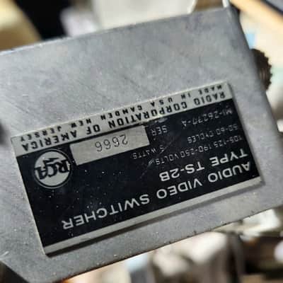RCA Pro/Broadcast MI-26256, MI-11452A 1960 - Metal/ rack mount image 3