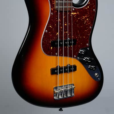 Fender American Standard Jazz Bass 2005 - Three Tone Sunburst image 2