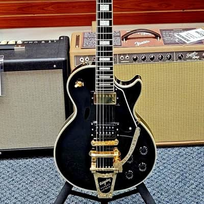 2022 Epiphone Les Paul Custom w/ Case & Bigsby! Ebony w/ Gold Hardware! VERY NICE!!! image 2