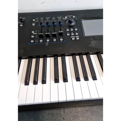 Yamaha MODX 8+ - Synthesizer Keyboards - Very Good w/ Original Box & Power Supply image 5