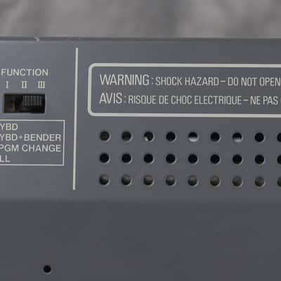 Roland JUNO-106 Programmable Polyphonic Synthesizer in Very Good condition image 17
