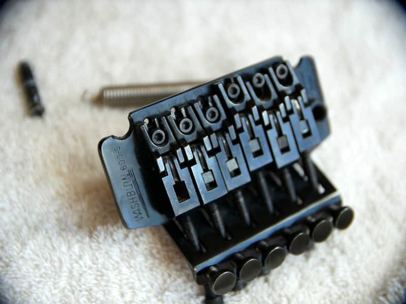 Washburn 600-S Black Takeuchi Floyd Rose Tremolo Bridge Lo-TRS TRS