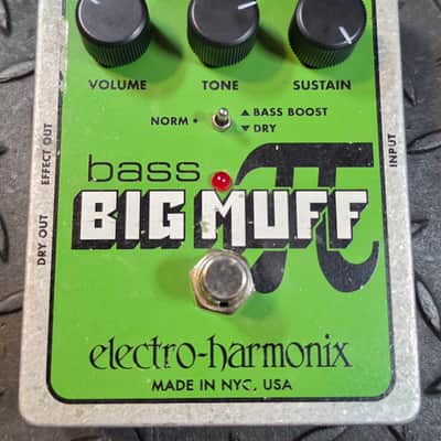 Electro-Harmonix Bass Big Muff Pi Fuzz Pedal Distortion / Sustainer image 2