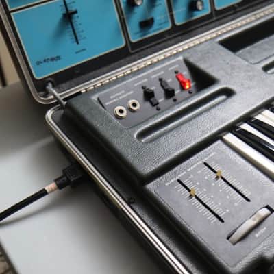 Moog Sonic Six 1972 - 1979 - Blue image 2