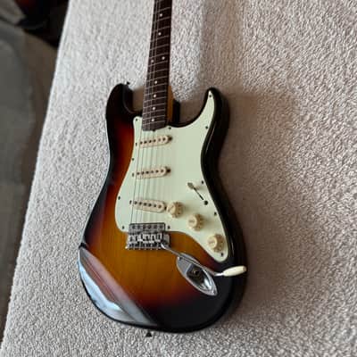 2017 Fender Japan FSR Classic ’60s Stratocaster 3-Tone Sunburst | DiMarzio VV | Emerson | Original Parts image 8