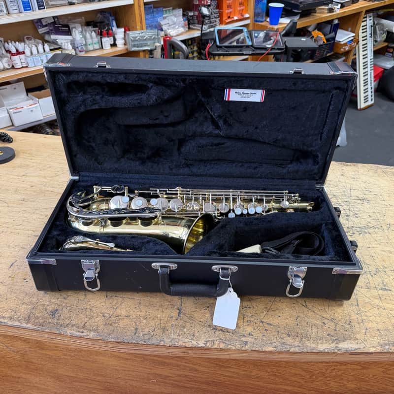 Used Yamaha YAS-23 Alto Sax Saxophone with Case Mouthpiece Neck Strap Just Serviced