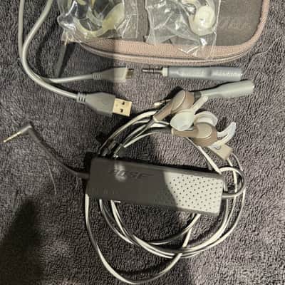 Bose Quietcomfort 20 Acoustic Noise Canceling Headphones w/Adaptors & Case image 3