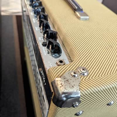 Peavey Delta Blues 115 30W 1x15 Guitar Combo Amp - Tweed image 6