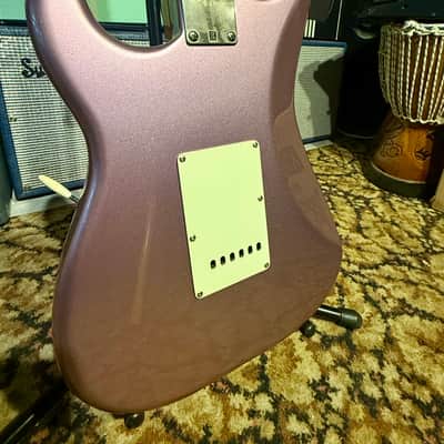 Limited Edition Squier Classic Vibe Stratocaster '60s Rosewood Fretboard - Burgundy Mist image 5
